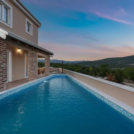 Luxury Stone Villa Imperia וילה