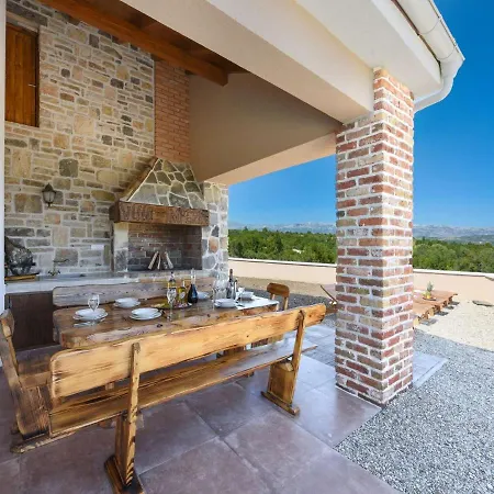 Luxury Stone Villa Imperia וילה *