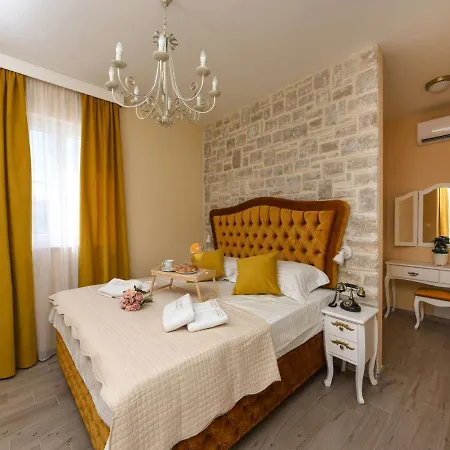 Luxury Stone Villa Imperia וילה *