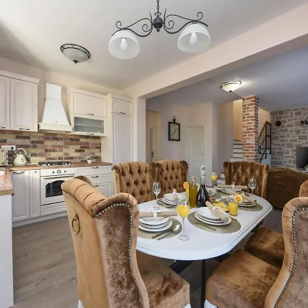 Luxury Stone Villa Imperia וילה *