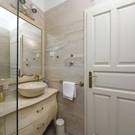 Luxury Stone Villa Imperia וילה