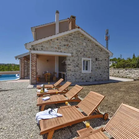 Luxury Stone Villa Imperia וילה *