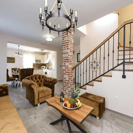 Luxury Stone Villa Imperia فيلة *